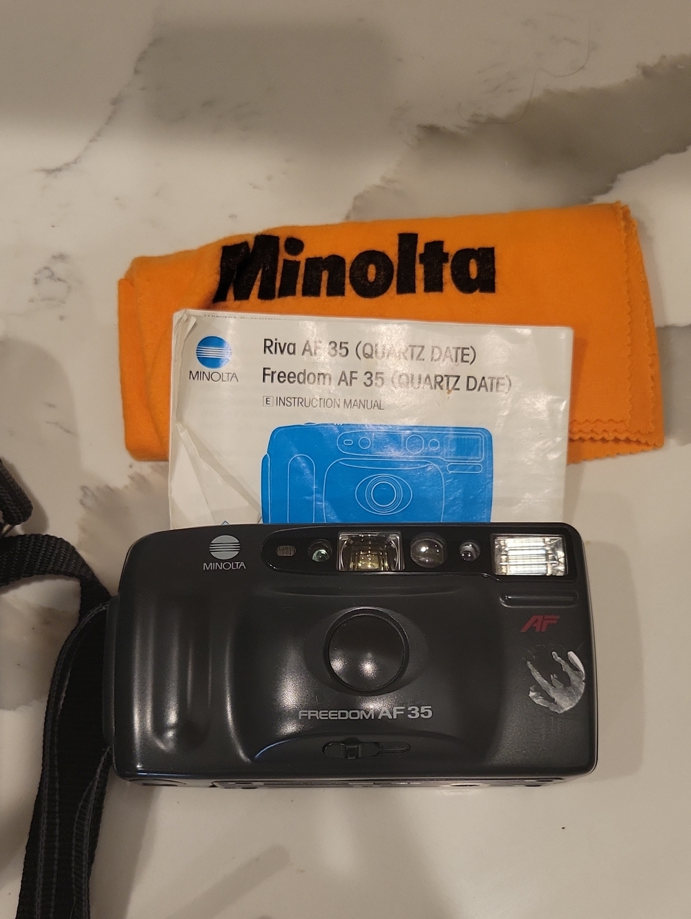 Minolta Freedom AF35 35mm Film Camera — Black